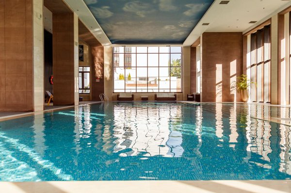 Les hôtels avec piscine d'intérieur : une meilleure façon d'apprécier vos séjours